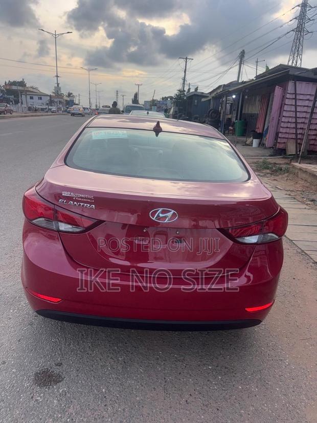 Hyundai Elantra 2015 Red