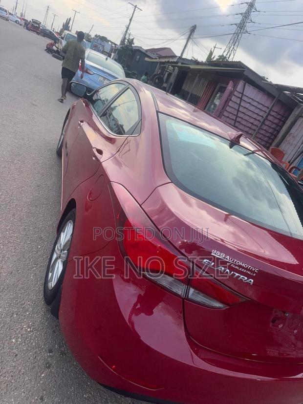 Hyundai Elantra 2015 Red