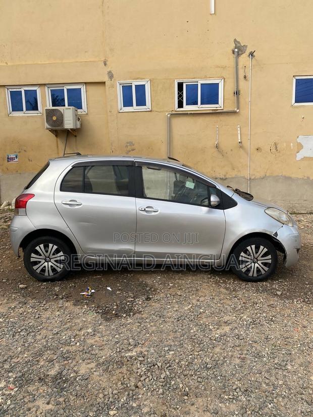 Toyota Vitz 1.3 AWD 5dr 2010 Silver