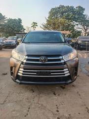 Toyota Highlander LE 4x2 V6 (3.5L 6cyl 8A) 2018 Gray for sale