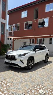 Toyota Highlander 2022 White for sale