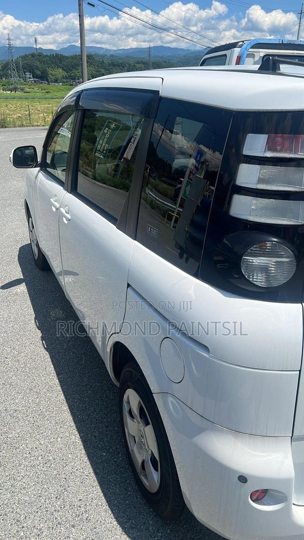 Toyota Sienta 1.5 FWD 2009 White