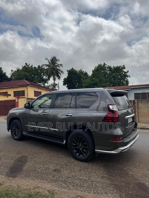 Lexus GX 2018 Gray