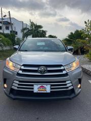 Toyota Highlander LE 2019 Silver for sale