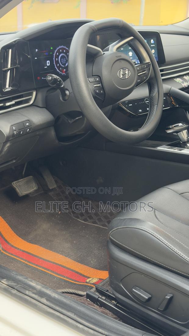 Hyundai Elantra 2023 White