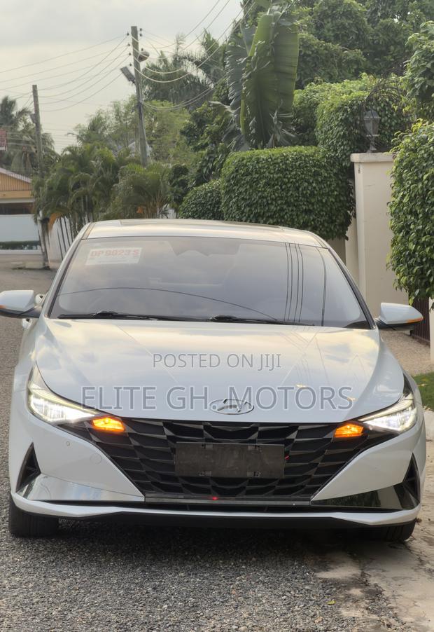 Hyundai Elantra 2023 White