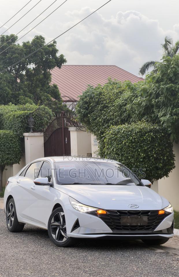 Hyundai Elantra 2023 White
