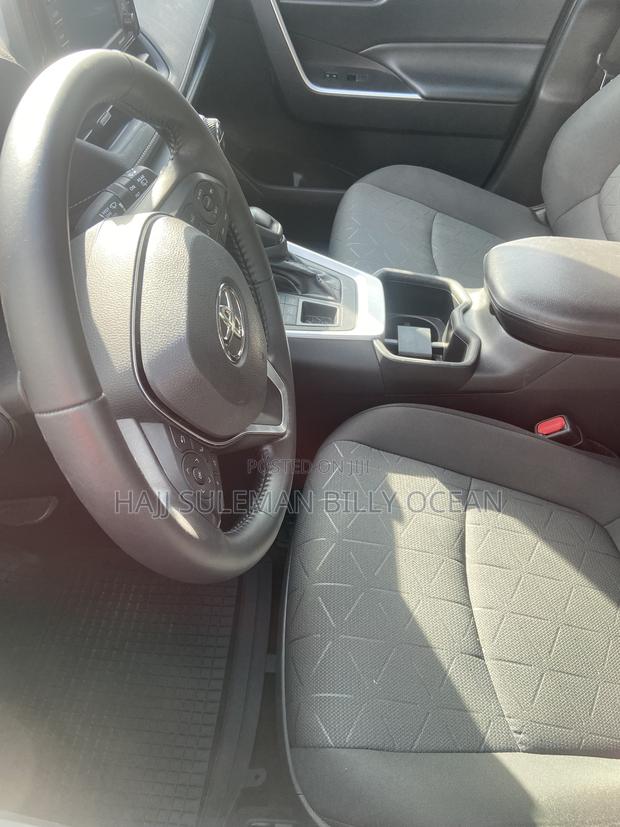 Toyota RAV4 2022 Gray