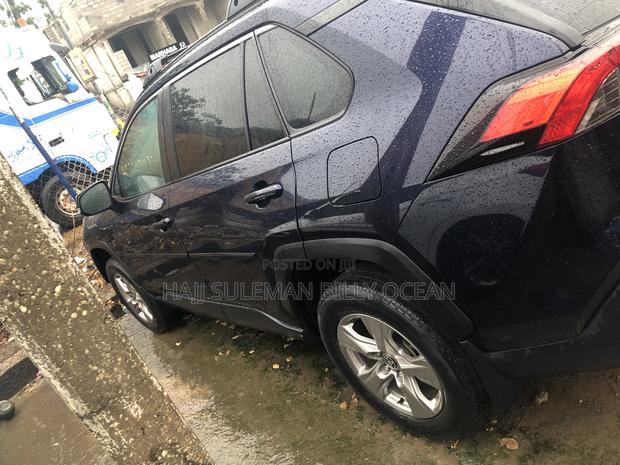 Toyota RAV4 2022 Gray