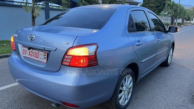 Toyota Yaris 2010 Blue