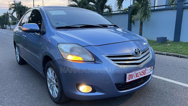 Toyota Yaris 2010 Blue