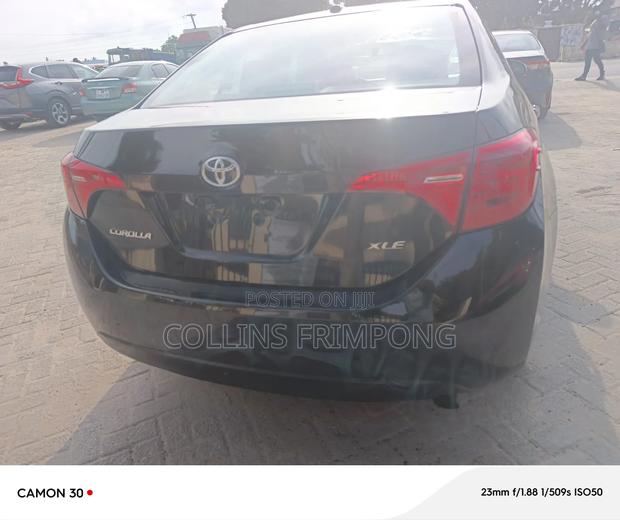 Toyota Corolla XLE (1.8L 4cyl 2A) 2018 Black