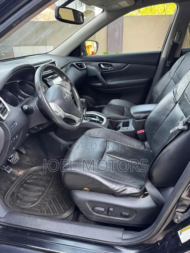 Nissan Rogue SV FWD 2016 Black