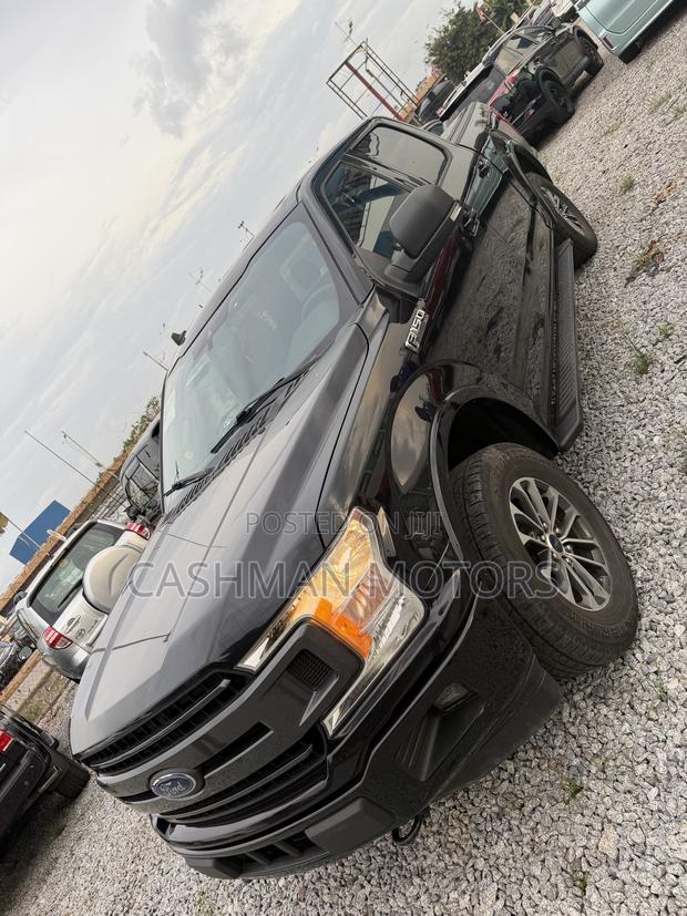 Ford F-150 XLT 4x4 Regular Cab Styleside 6.5 ft. box 122 in. WB 2019 Black