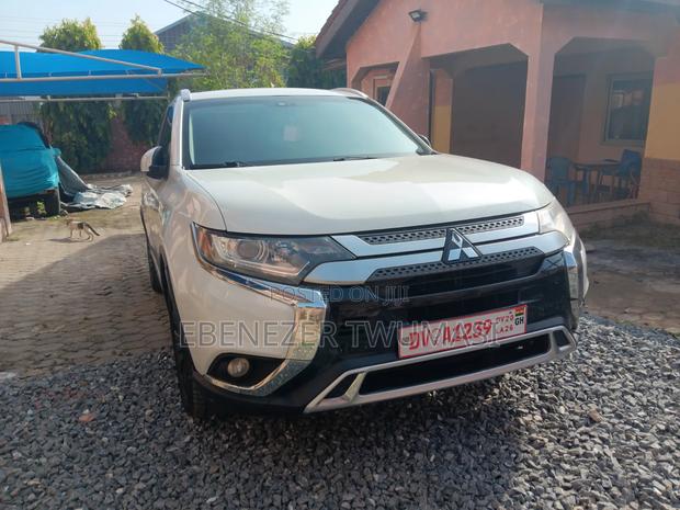 Mitsubishi Outlander SEL FWD 2019 White