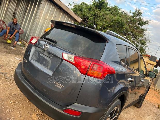 Toyota RAV4 Limited AWD (2.5L 4cyl 6A) 2013 Beige