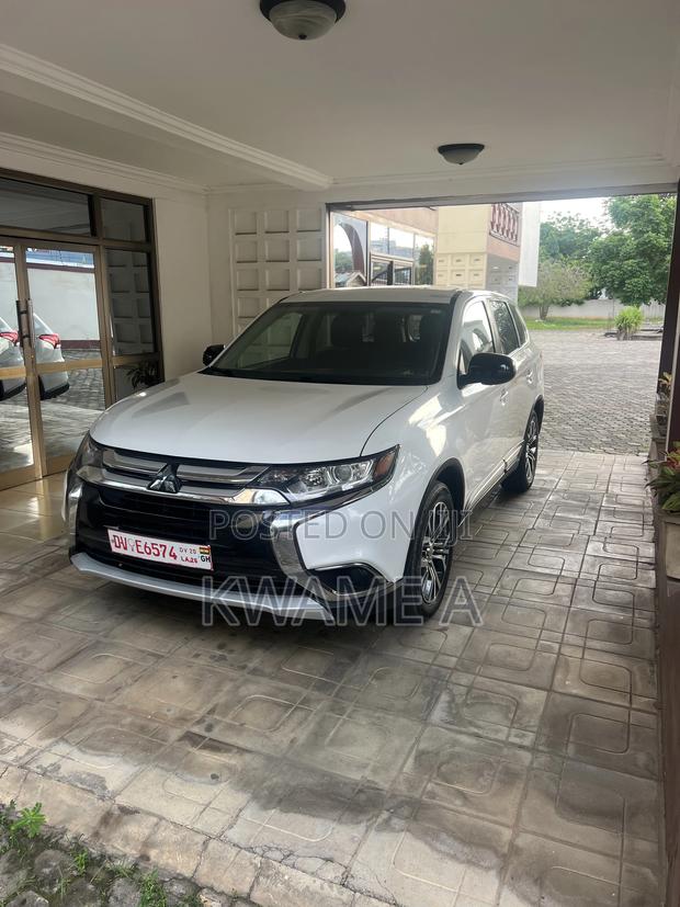 Mitsubishi Outlander 2017 White