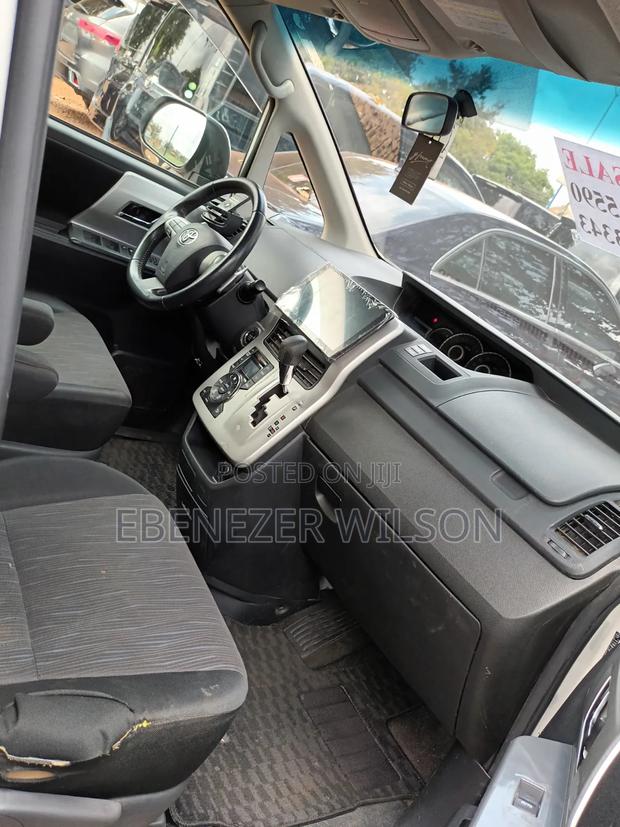 Toyota Voxy 2013 White