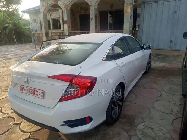 Honda Civic 2016 White
