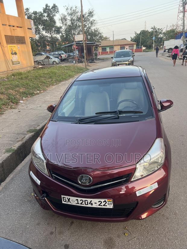 Toyota Vitz 1.0 FWD 3dr 2012 Gray