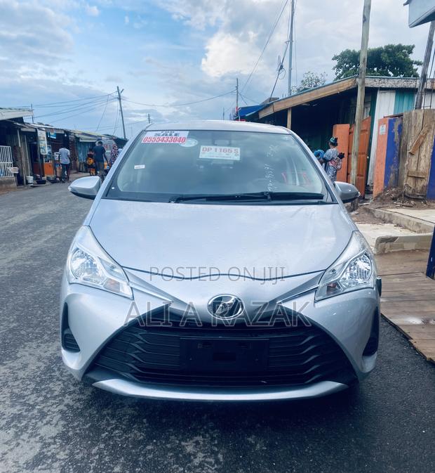 Toyota Vitz 1.0 FWD 5dr 2017 Silver