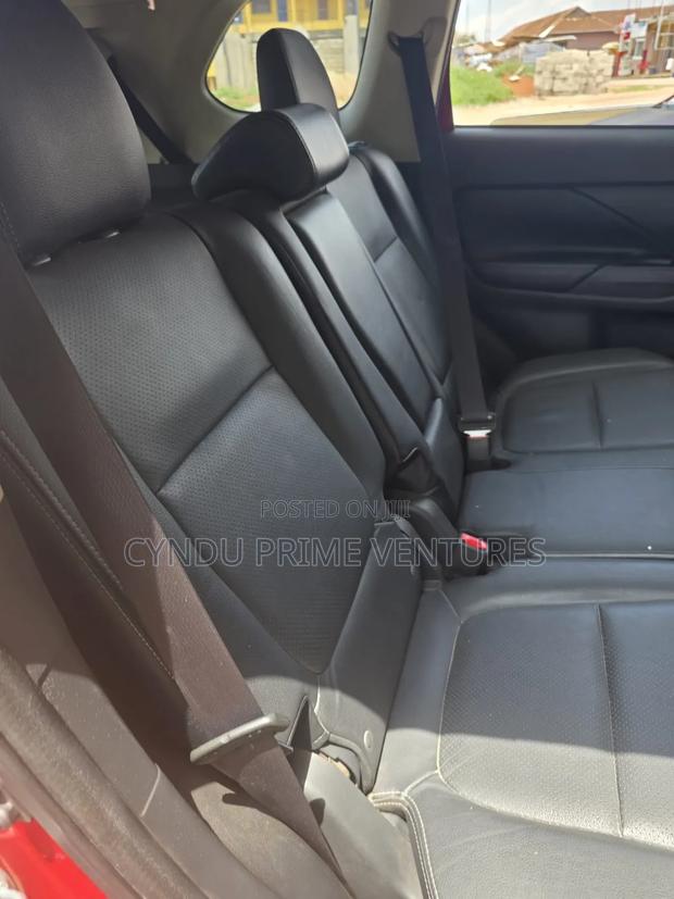 Mitsubishi Outlander PHEV 2018