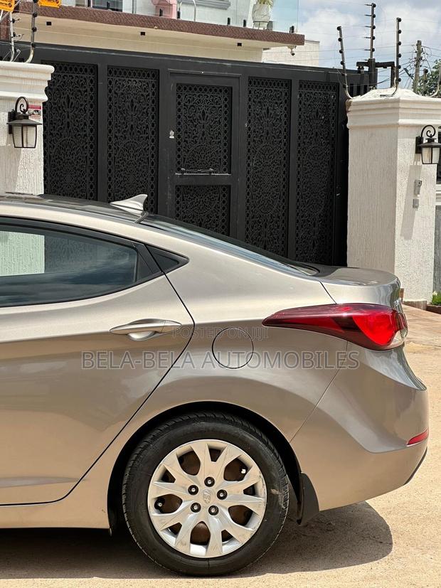 Hyundai Elantra Limited 4dr Sedan (1.8L 4cyl 6A) 2015 Gray