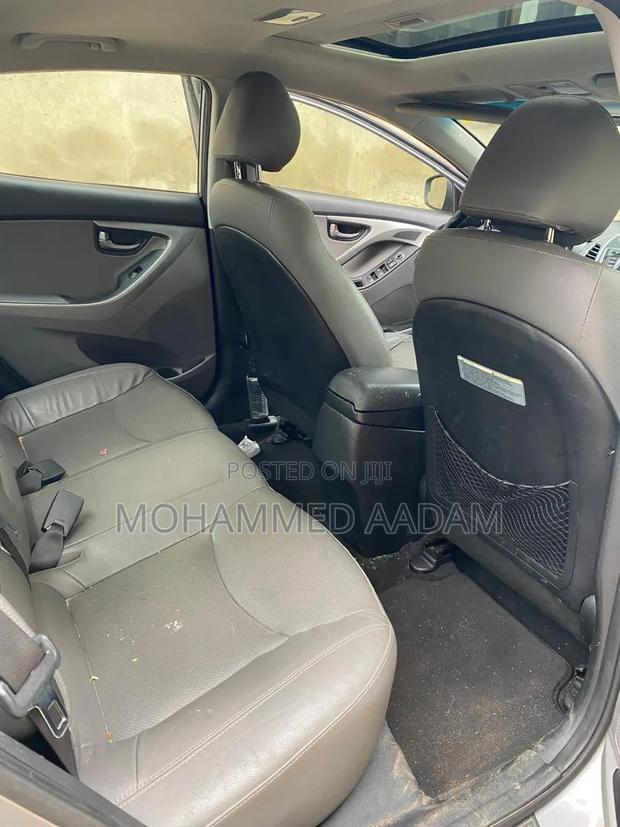 Hyundai Elantra Limited Sedan FWD (1.8L 4cyl 6A) 2016 Gray
