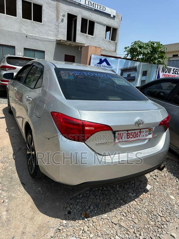 Toyota Corolla LE 4dr Sedan (1.8L 4cyl CVT) 2017 Gray
