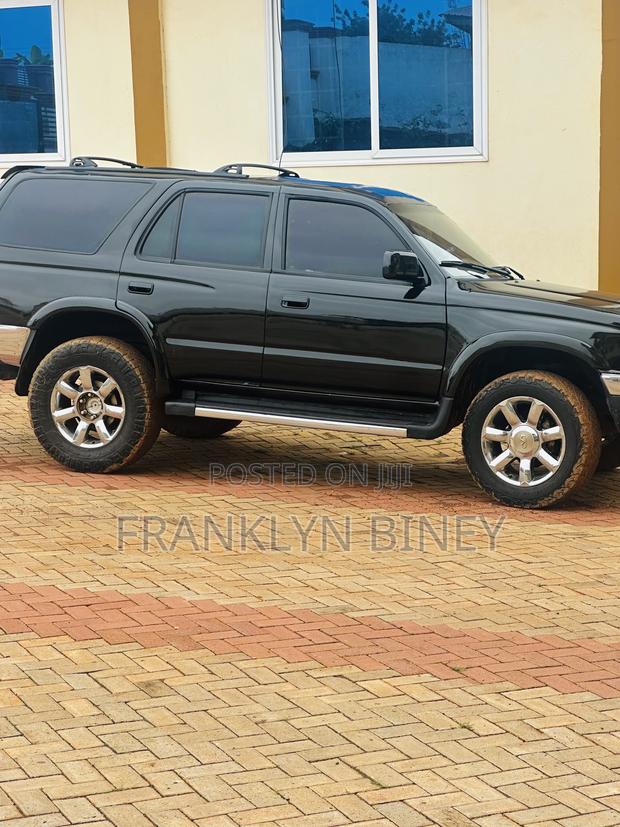 Toyota 4-Runner 2000 Black