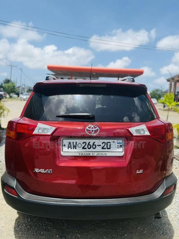 Toyota RAV4 LE 4dr SUV (2.5L 4cyl 6A) 2015 Orange