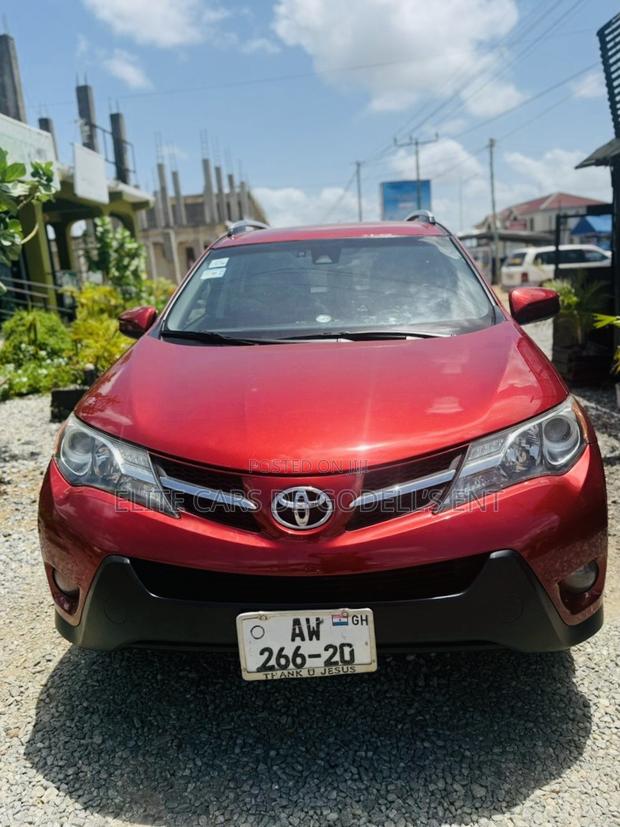 Toyota RAV4 LE 4dr SUV (2.5L 4cyl 6A) 2015 Orange