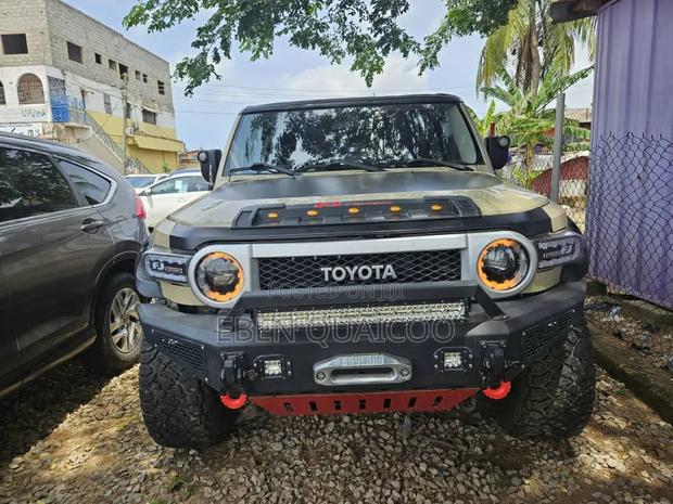 Toyota FJ Cruiser 2010