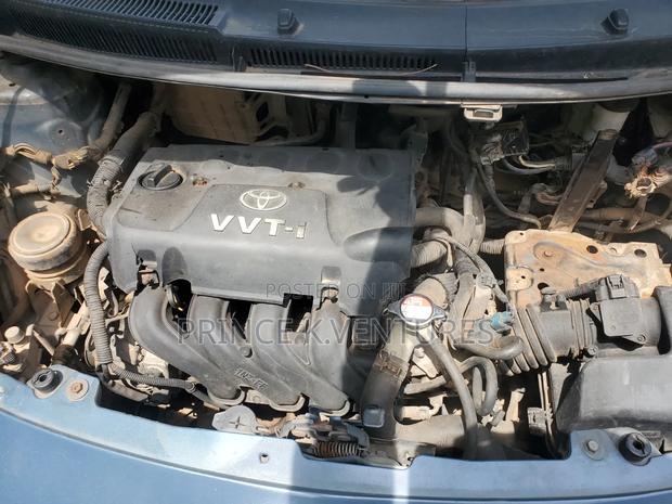 Toyota Yaris Base Hatchback 5dr 2010 Blue