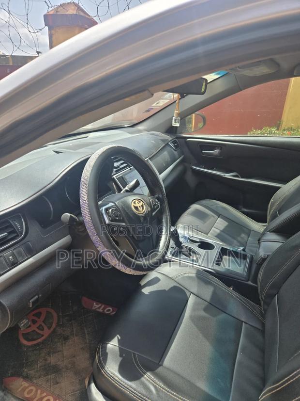 Toyota Camry XLE 4dr Sedan (2.5L 4cyl 6A) 2015 Silver