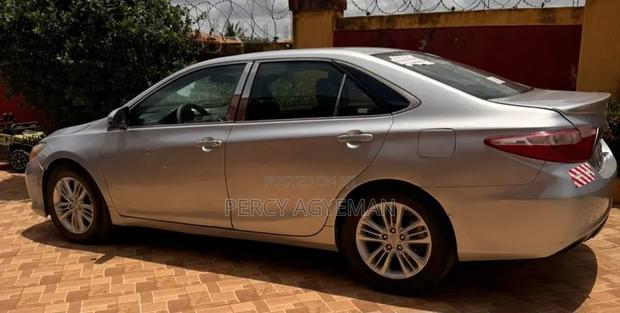 Toyota Camry XLE 4dr Sedan (2.5L 4cyl 6A) 2015 Silver