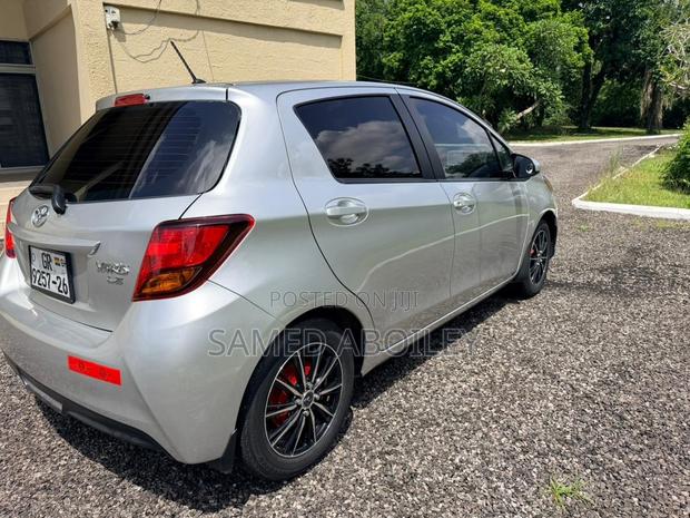Toyota Yaris 2015 Gray