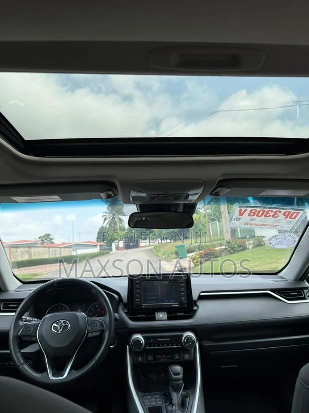 Toyota RAV4 XLE 2021 Green