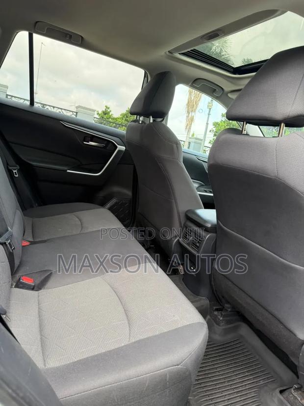 Toyota RAV4 XLE 2021 Green