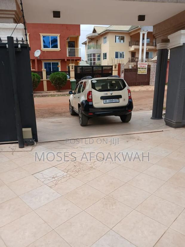 Renault Duster 2010 Off white