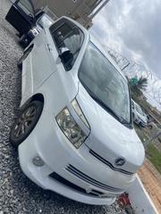Toyota Voxy SV Premium 2014 White for sale