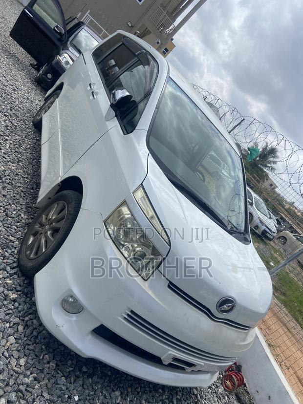 Toyota Voxy SV Premium 2014 White