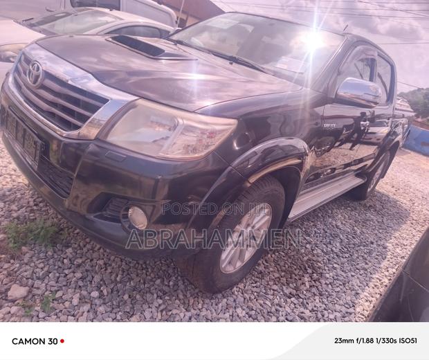 Toyota Hilux 3.0 D-4D 4x4 2015 Black