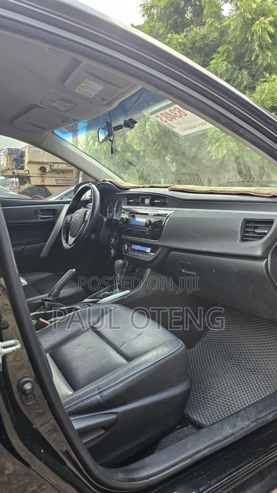 Toyota Corolla XLE 4dr Sedan (1.8L 4cyl CVT) 2017 Black