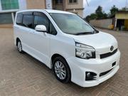 Toyota Voxy 2011 White for sale
