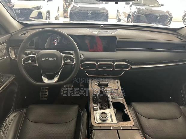 Jetour X70 1.5 7-Seater FWD 2021 Black