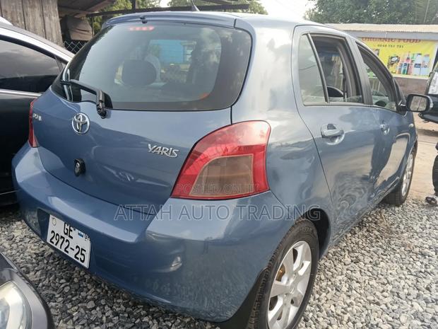 Toyota Yaris 2012 Blue