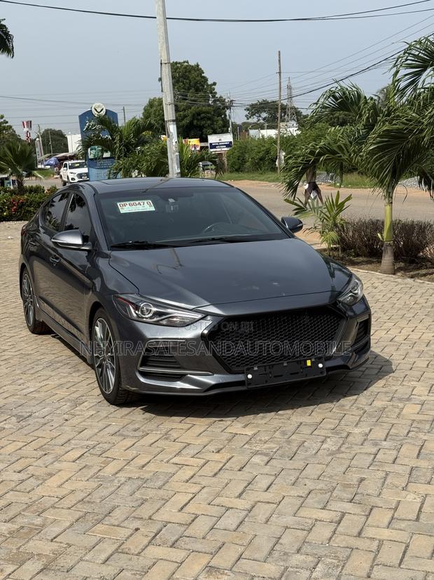 Hyundai Avante 2018 Black