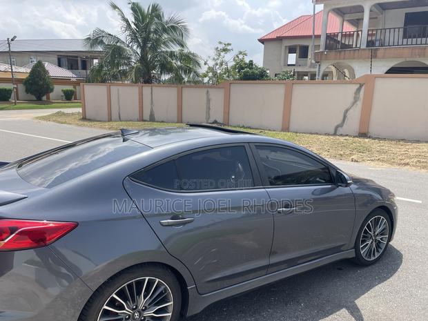 Hyundai Avante 2018 Gray