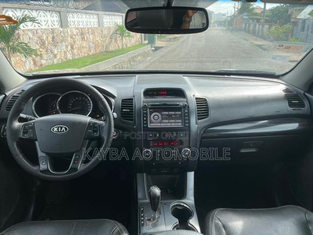 Kia Sorento 2011 Gold